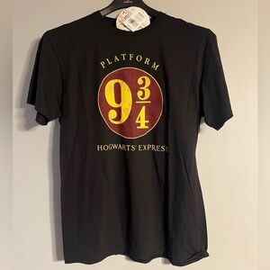 Harry Potter Platform 9 3/4 Hogwarts Express Graphic Tee  / T Shirt size Large
